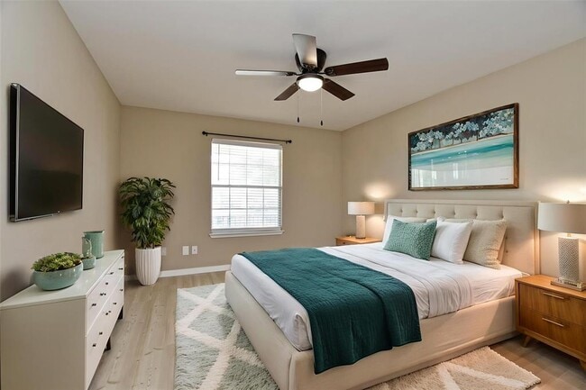 Building Photo - 537 MacKenzie Way