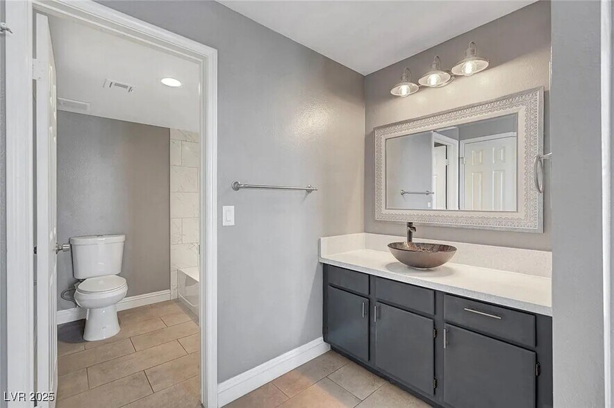 Building Photo - 231 W Horizon Ridge Pky