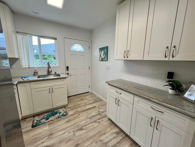 Building Photo - 451 Lanae Way