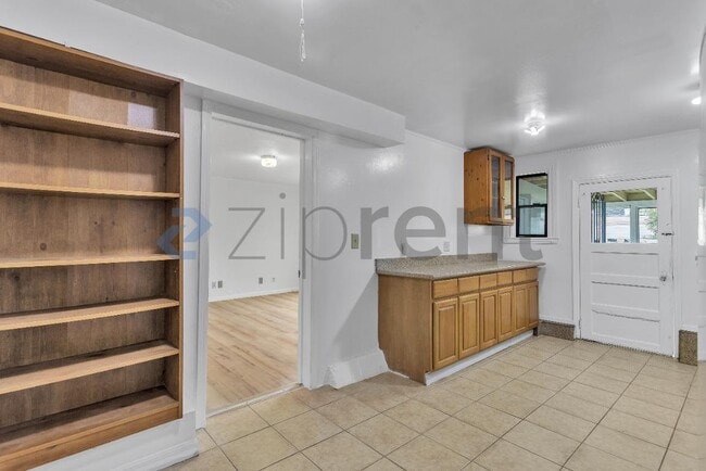 Building Photo - 1578 43rd Ave