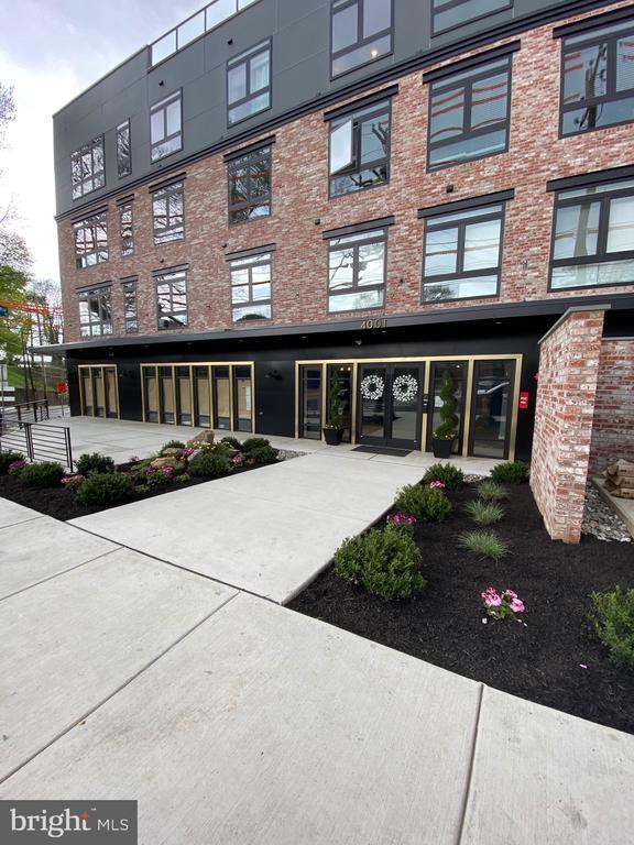 Building Photo - 4007 Ridge Ave