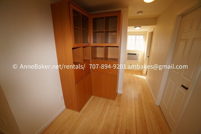 Building Photo - Downtown - PGE and Water/Sewer Included in the rent