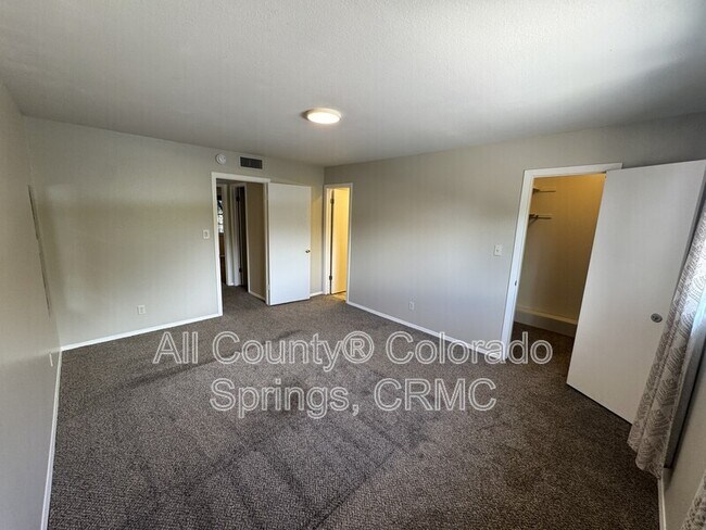 Building Photo - 2902 Airport Rd