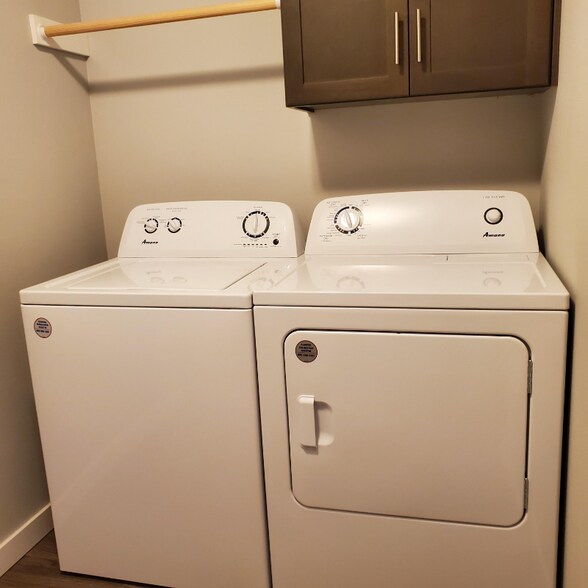 Building Photo - 9229 Kenwood Dr SW