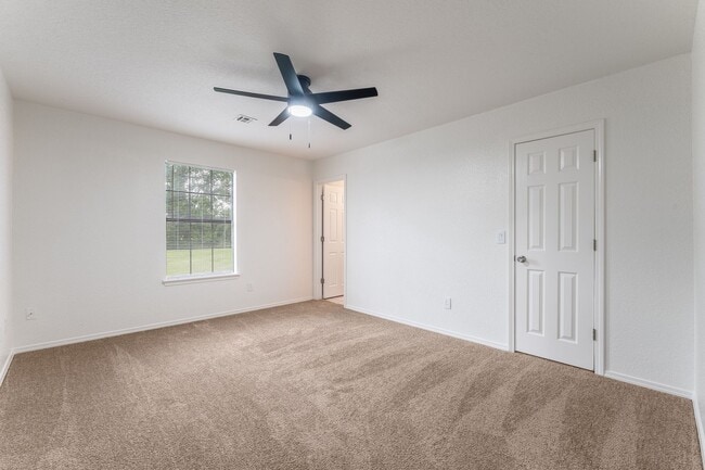 Building Photo - Welcome to this newly updated 2-bedroom, 2...