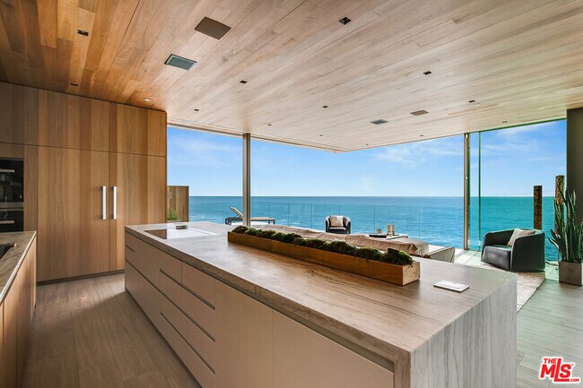 Building Photo - 24300 Malibu Rd