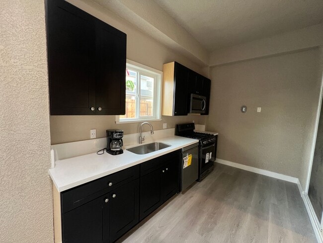 Building Photo - Brand new 3 bedroom single story home!