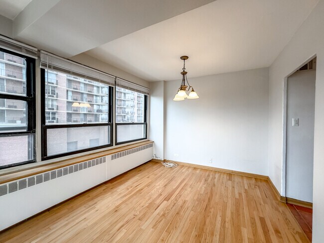 Building Photo - 4180 N Marine Dr