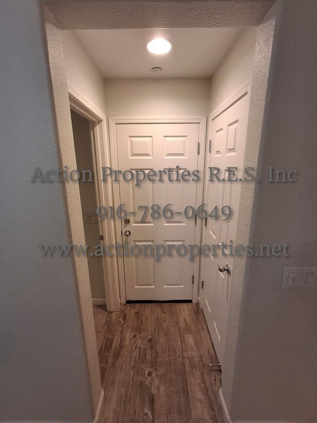 Building Photo - 2308 Las Palomas Loop