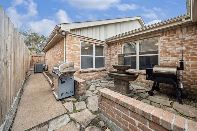 Building Photo - 11742 Pecan Creek Dr