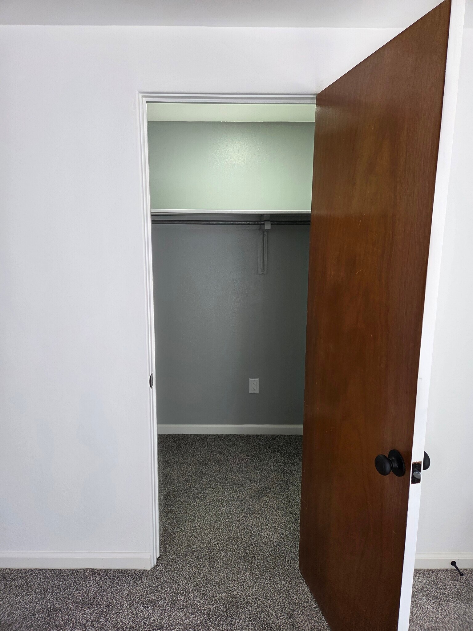 Building Photo - 1547 Hot Springs Ave