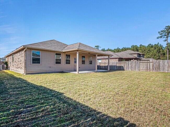 Building Photo - 15613 All Star Dr