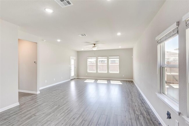 Building Photo - 2853 Moyer Ln