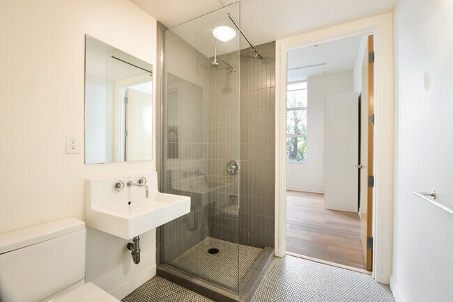 Building Photo - 4080 Glencoe Ave