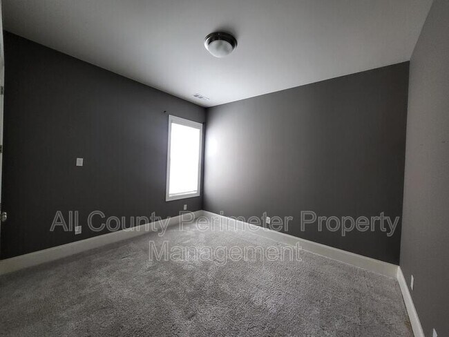 Building Photo - 819 Olmsted Ln