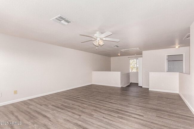 Building Photo - 11529 W Paradise Dr