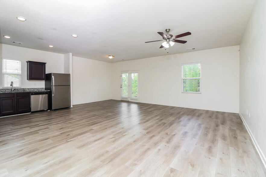 Building Photo - 7261 Lacey Dr