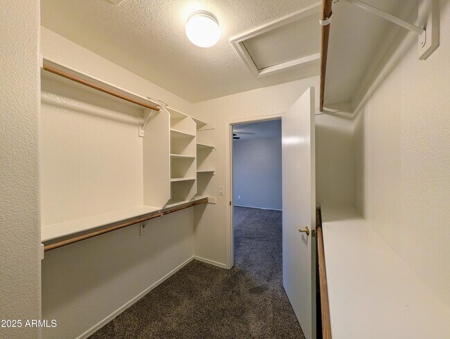 Building Photo - 8639 W Fullam St