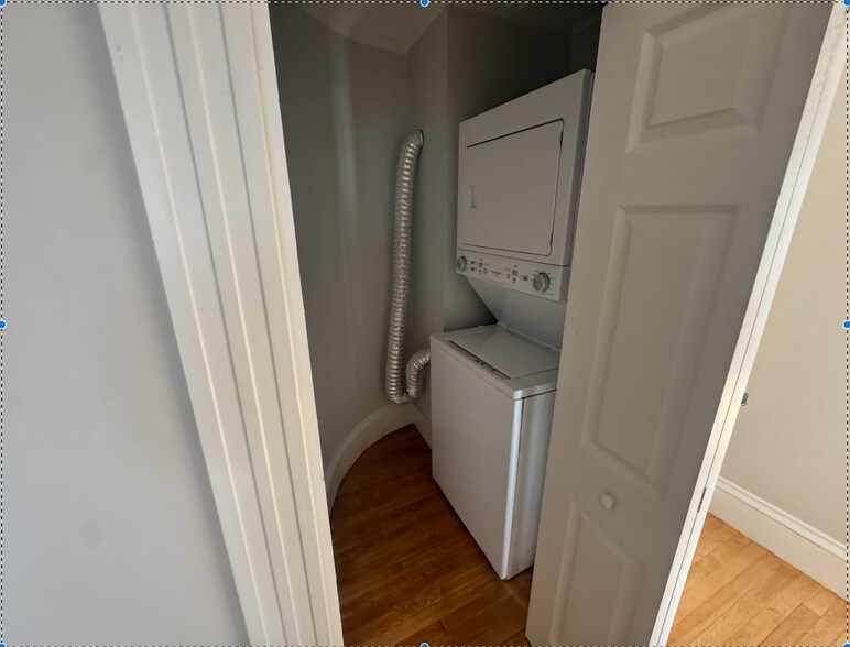 Building Photo - 56 Chapel St