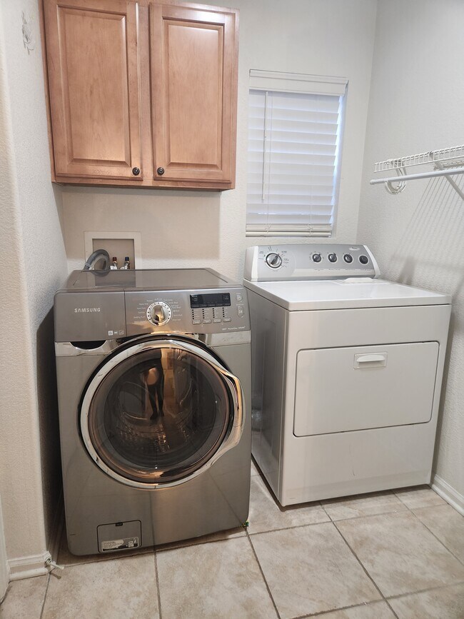 Building Photo - 9779 Mayfair St