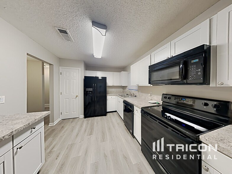 Building Photo - 7544 Teaticket Ct