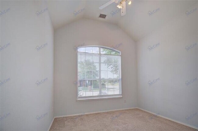 Building Photo - 7297 Chinquapin Dr