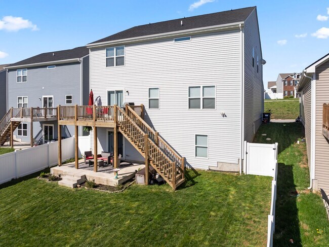 Building Photo - 8609 Warbler Br Wy