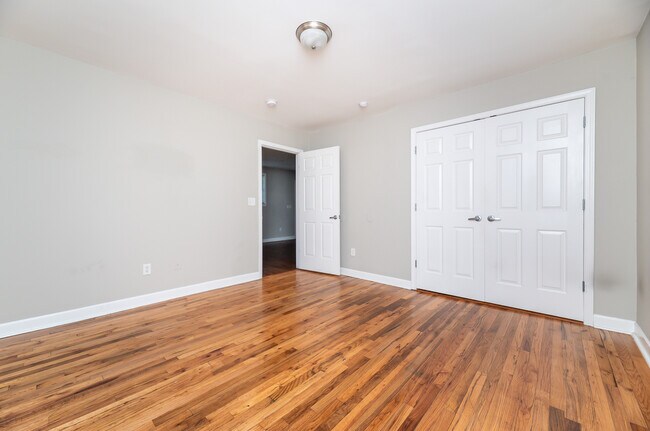 Building Photo - 314 Gower St