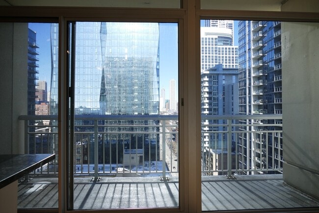 Building Photo - 1400 S Michigan Ave