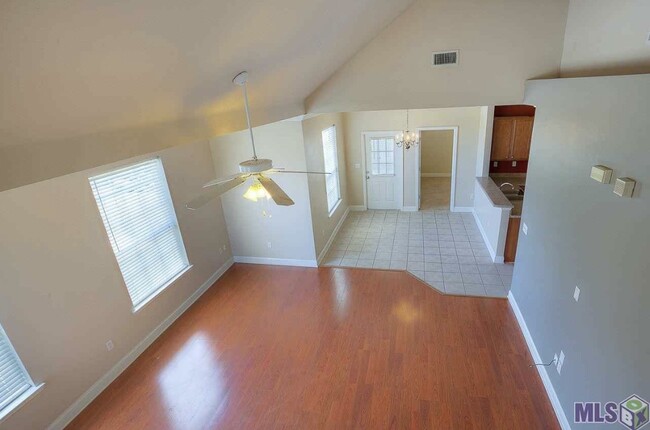 Building Photo - 4441 Burbank Dr