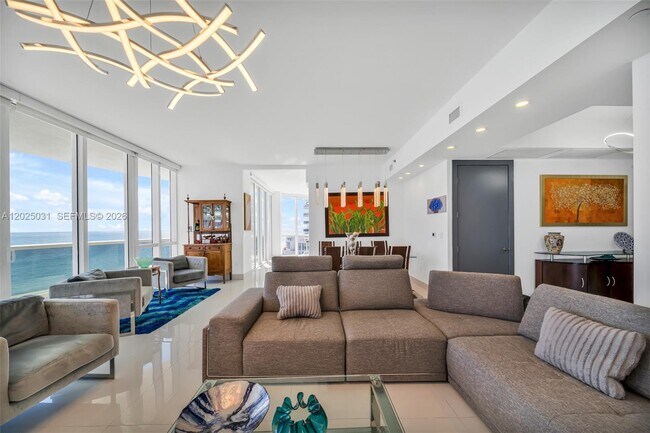 Building Photo - 16001 Collins Ave