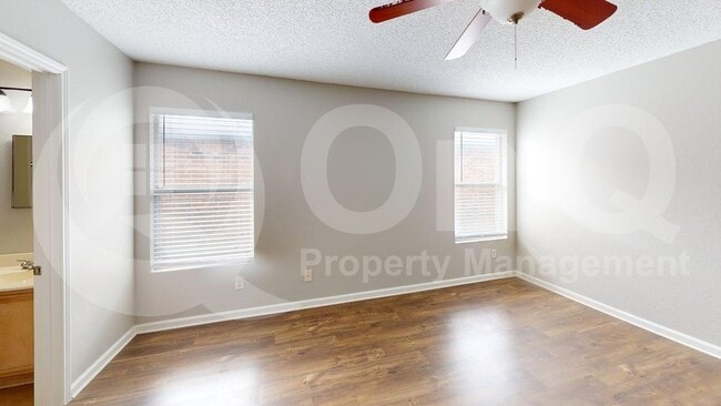 Building Photo - 1505 Stewart Dr