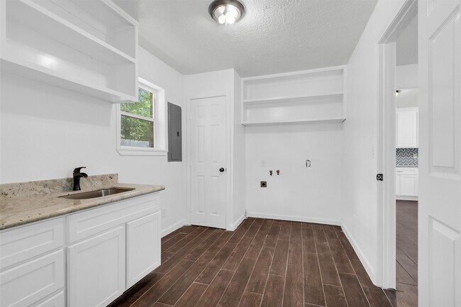Building Photo - 21630 Punkin St