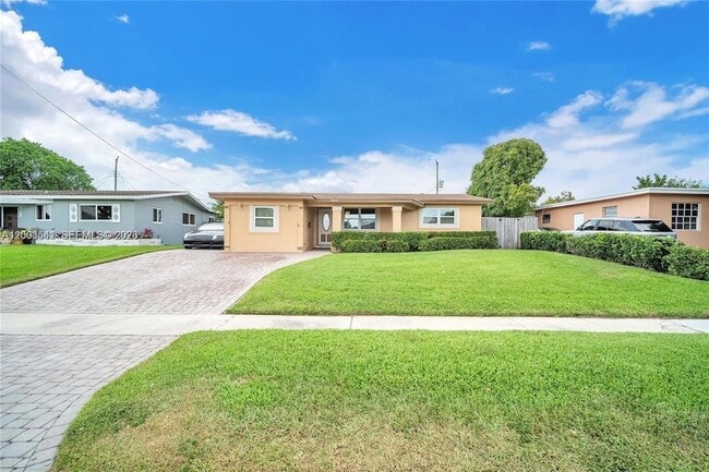 Building Photo - 2825 SW 5th St