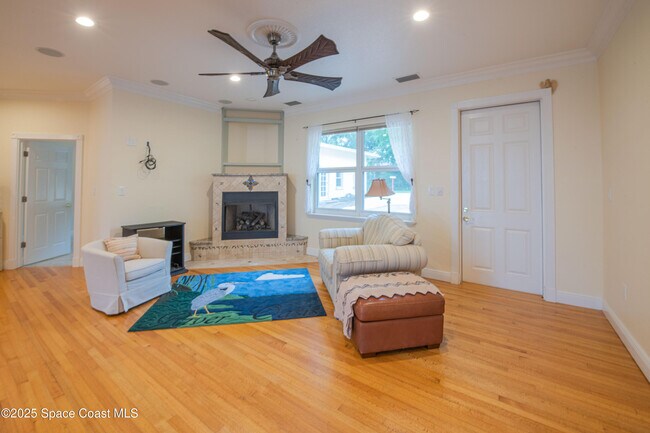 Building Photo - 1613 Indian River Dr