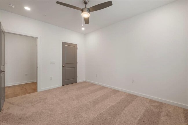 Building Photo - 388 Pratt Dr SE