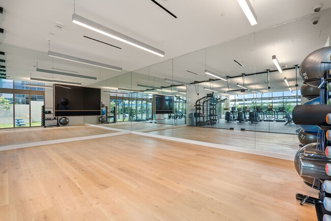 Building Photo - Sky Ala Moana (West) #3305 - Fully Furnished 1 BR/1 BA/1 Parking