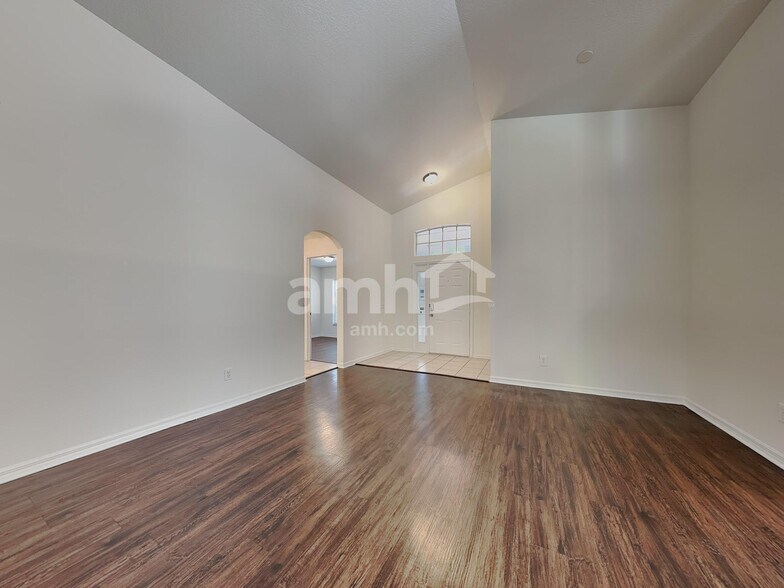 Building Photo - 15004 Shaw Rd