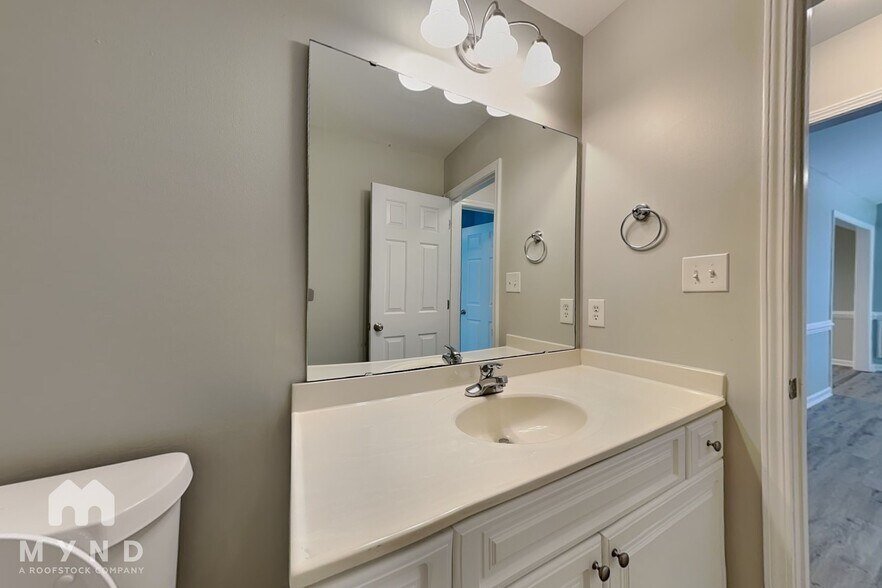 Building Photo - 50 Sapphire Ct