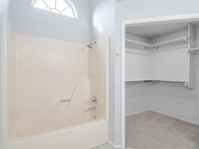 Building Photo - 2802 W Sunset Dr