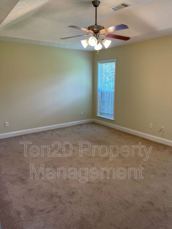 Building Photo - 7784 Leaning Pine Ct