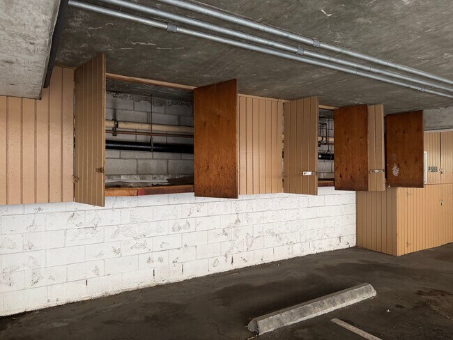 Building Photo - 4098 Valeta St
