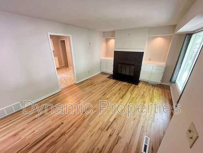 Building Photo - 3323 S 126th St