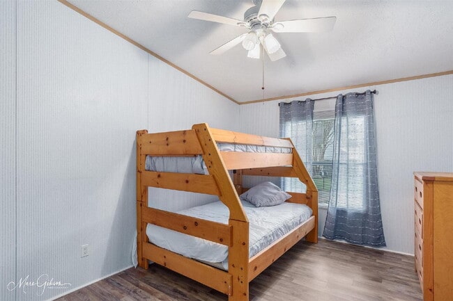 Building Photo - 409 Glen Harbor