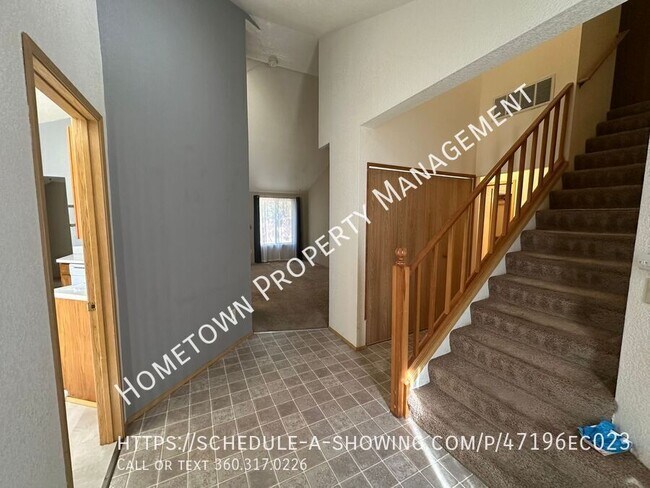 Building Photo - 1803 Pear St NE
