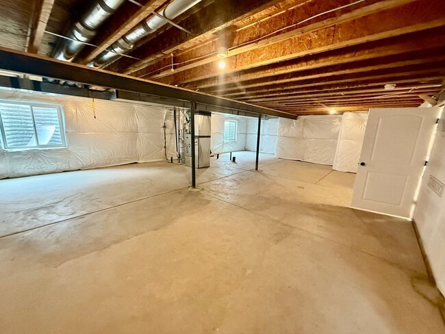 Building Photo - 7545 Back Stretch Dr