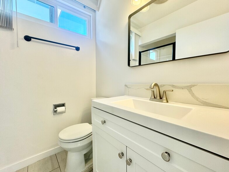 Building Photo - 930 S Shenandoah St