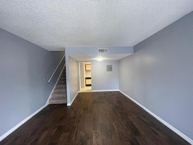 Building Photo - 4117 S Semoran Blvd