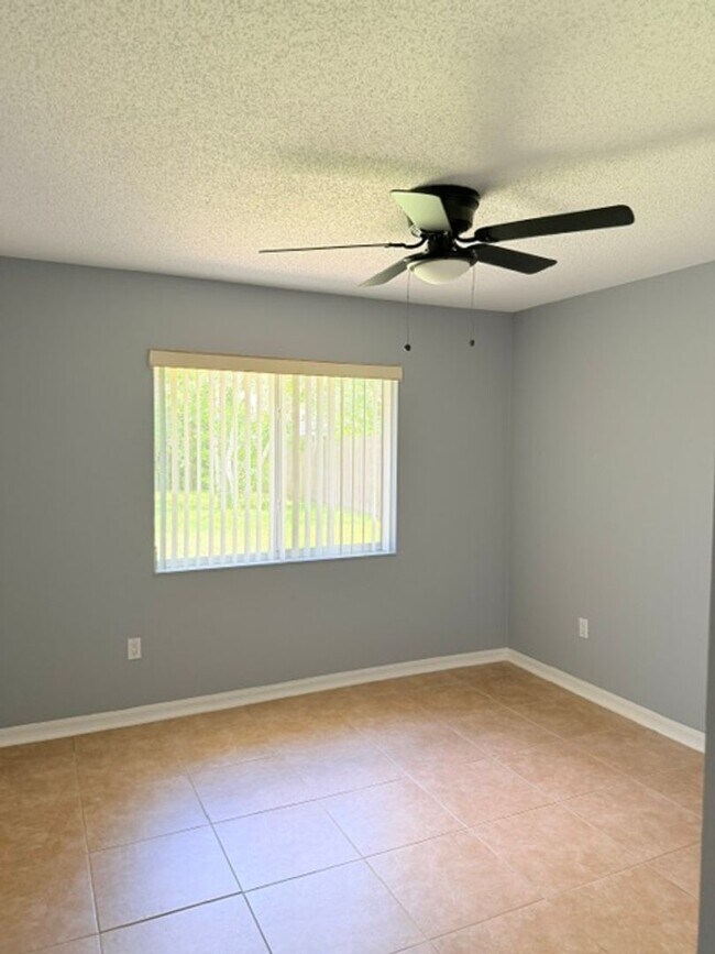 Building Photo - Single Family home for rent !