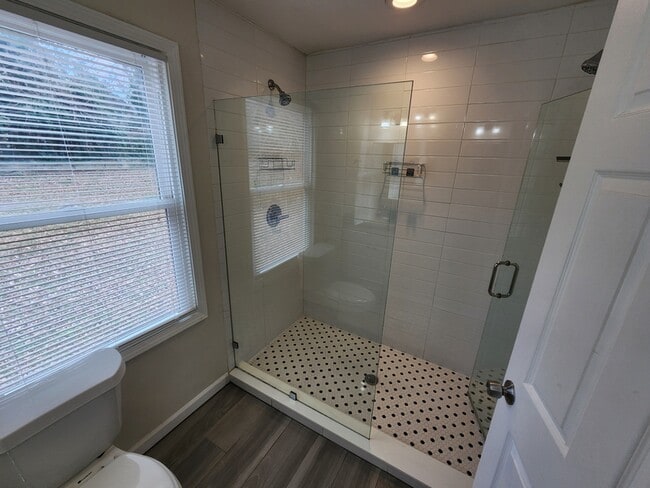 Building Photo - 214 Napoleon Dr SW